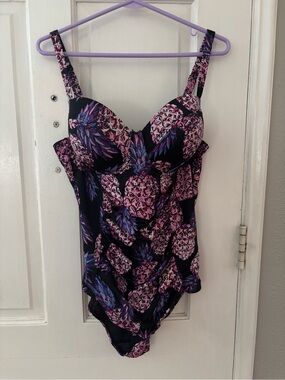 Torrid One Piece Swimsuit 1R Plus Underwire Built-In Bra Floral Wide Strap